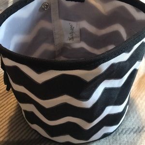 Thirty-one collapsible snapping bin